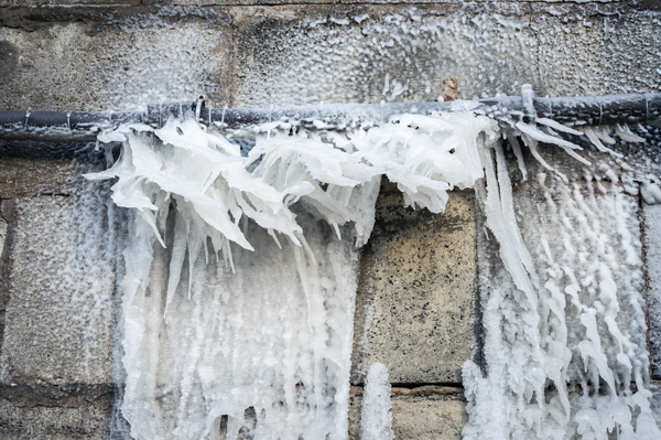 Ziemas sals pārbaudīs īpašumus: ko svarīgi izdarīt jau šonedēļ