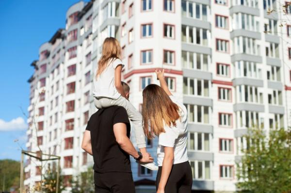 Tikai 13% daudzdzīvokļu māju kopīpašums Latvijā ir apdrošināts – iedzīvotāji dzīvo uz riska robežas