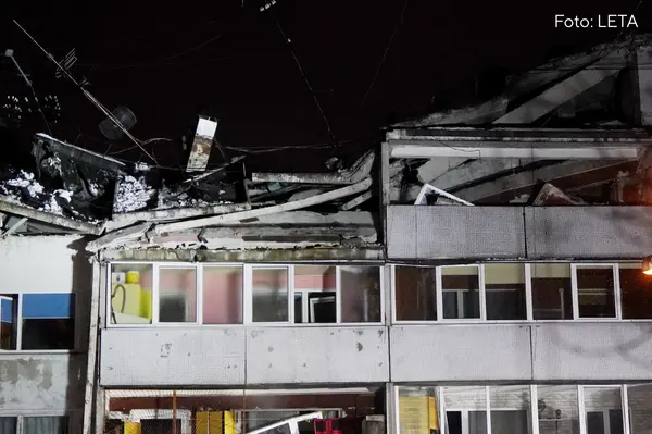 “Compensa” pēc gāzes sprādziena Bauskas ielā jau izmaksājusi pirmo vienreizējo palīdzību 1500 eiro apmērā